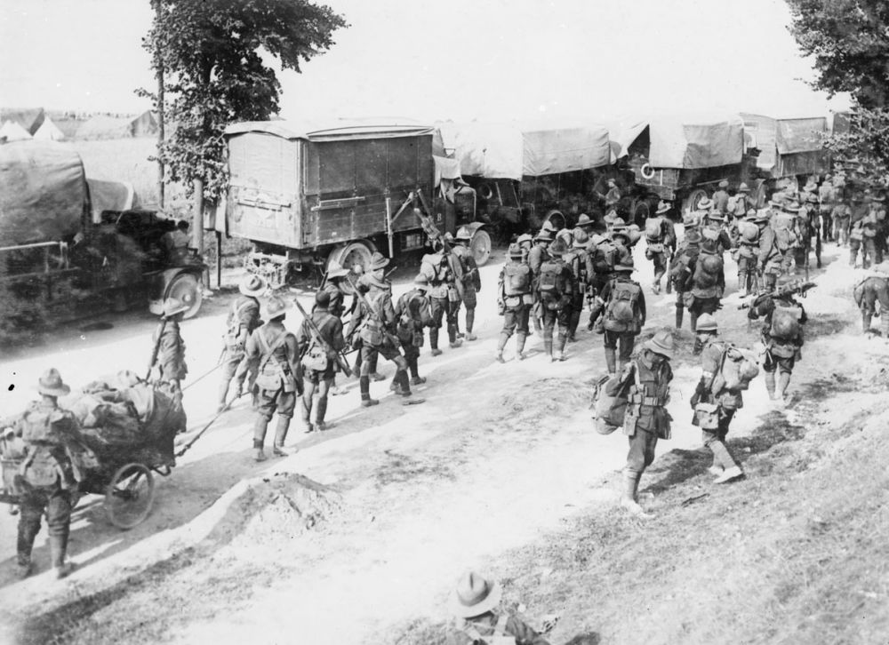 New Zealand soldiers on the Amiens-Albert road, September 1916.